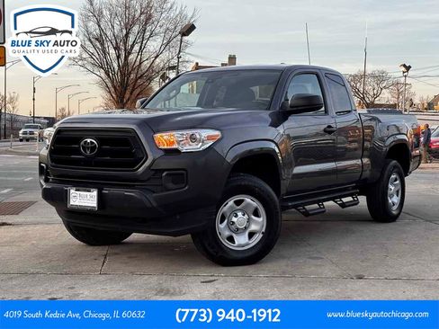 Used 2022 Toyota Tacoma SR image 1
