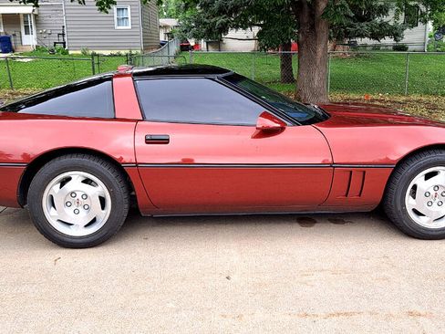Used 1988 Chevrolet Corvette Coupe image 9