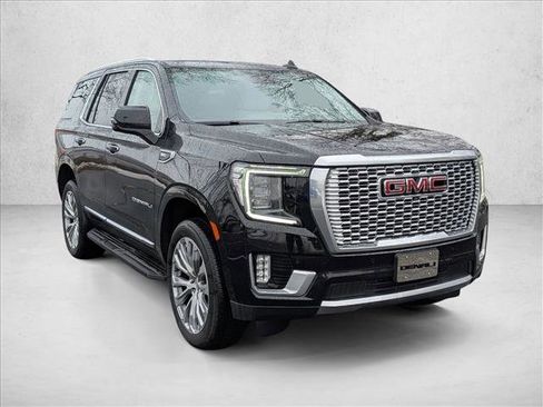 Used 2024 GMC Yukon Denali w/ Advanced Technology Package image 3