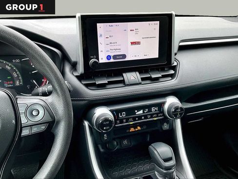 Used 2023 Toyota RAV4 XLE AWD/4WD image 7