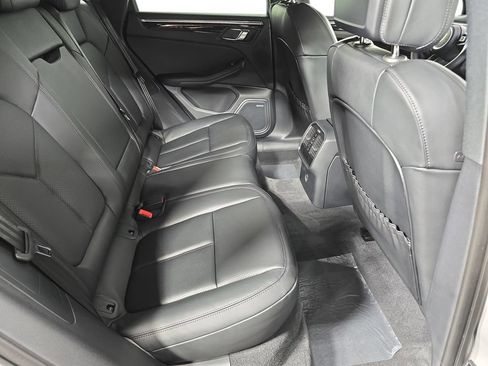 Certified 2026 Porsche Macan AWD/4WD image 26