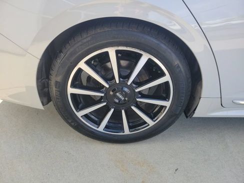 Used 2020 Lincoln Continental Reserve AWD/4WD image 17