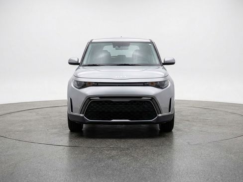 Used 2025 Kia Soul LX w/ LX Technology Package image 2
