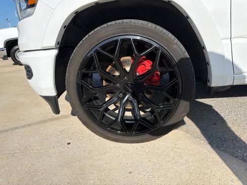 Used 2020 RAM 1500 Laramie RWD image 23