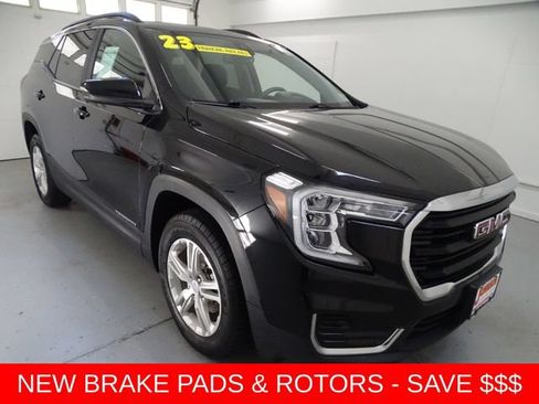 Used 2023 GMC Terrain SLE w/ Driver Convenience Package AWD/4WD image 1