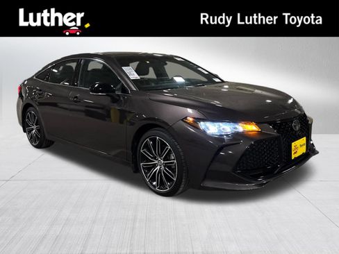 Used 2019 Toyota Avalon XSE FWD image 1
