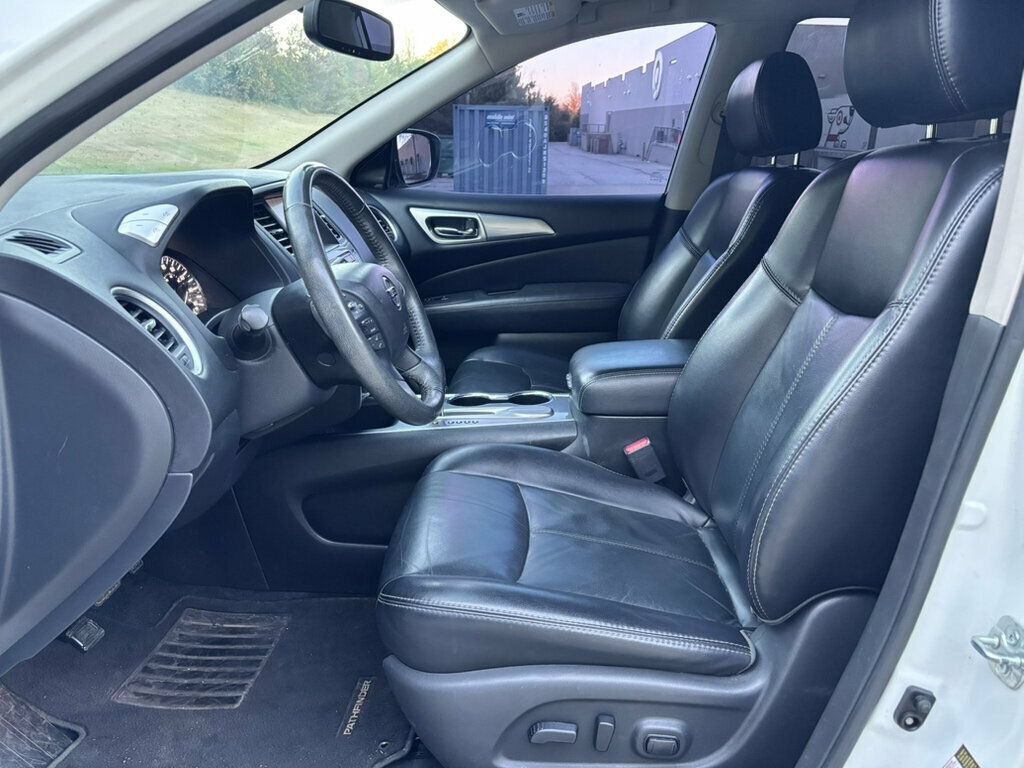 Used 2018 Nissan Pathfinder SL FWD image 9