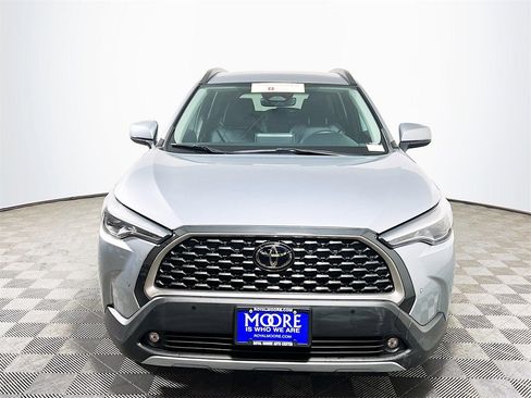 Certified 2023 Toyota Corolla Cross XLE image 3