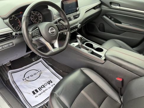 Used 2024 Nissan Altima 2.5 SR image 8
