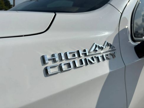 Used 2022 Chevrolet Tahoe High Country AWD/4WD image 11