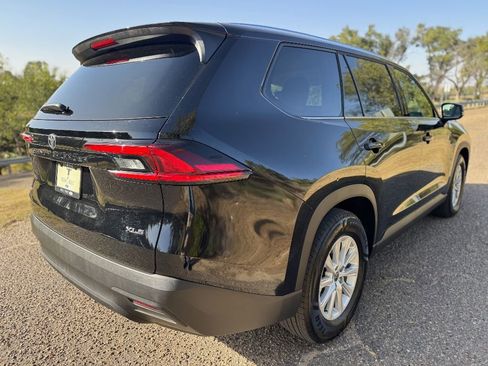 Used 2025 Toyota Grand Highlander AWD image 5