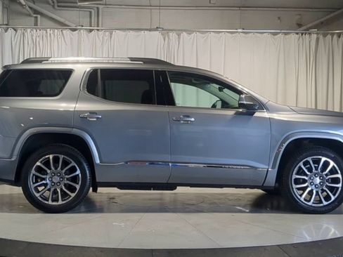 Used 2021 GMC Acadia Denali w/ Denali Ultimate Package AWD/4WD image 11