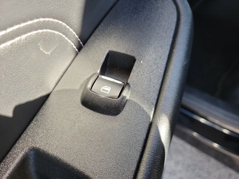 Used 2024 Ford Edge Titanium image 26