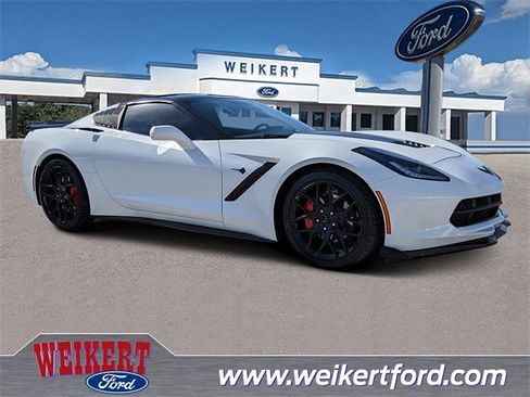 Used 2019 Chevrolet Corvette Stingray Coupe image 1