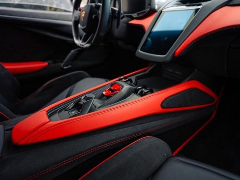 Used 2024 Lamborghini Revuelto image 10