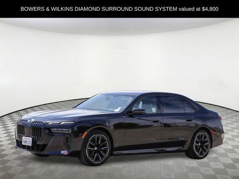Used 2023 BMW i7 xDrive60 AWD/4WD image 3