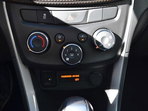 Used 2021 Chevrolet Trax LT image 21