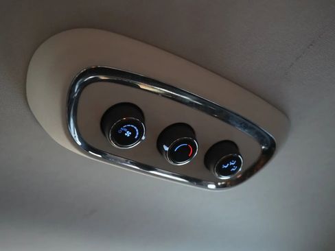 Used 2018 Dodge Durango GT image 35