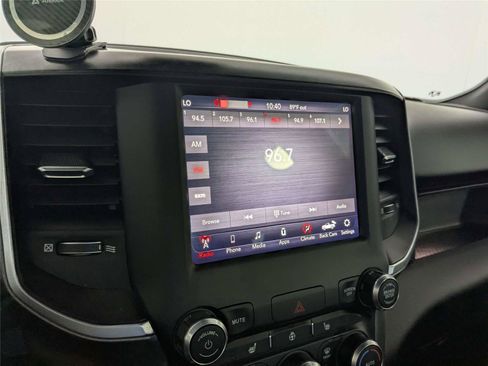 Used 2019 RAM 1500 Big Horn AWD/4WD image 18