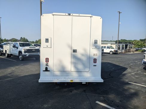 New 2025 Chevrolet Express 3500 w/ Power Convenience Package image 7