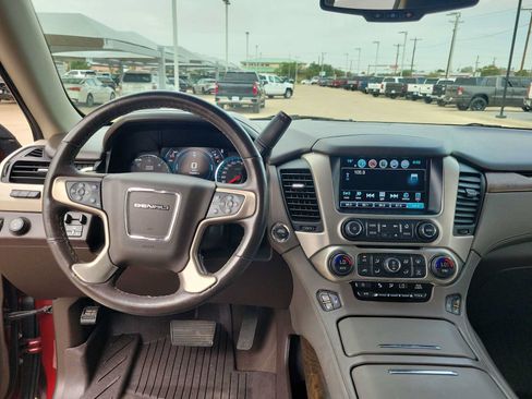 Used 2019 GMC Yukon Denali w/ Denali Ultimate Package RWD image 14