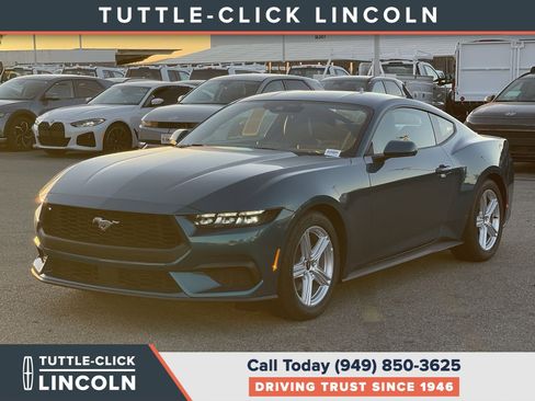 Used 2026 Ford Mustang Coupe RWD image 3