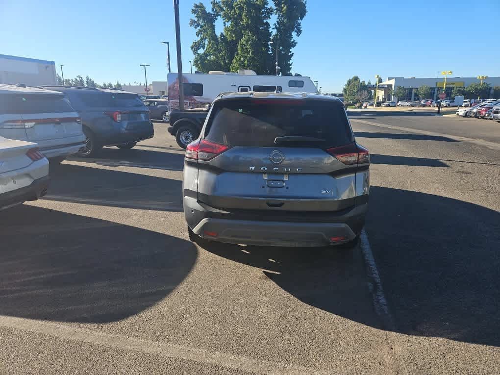 Used 2023 Nissan Rogue SV FWD image 6