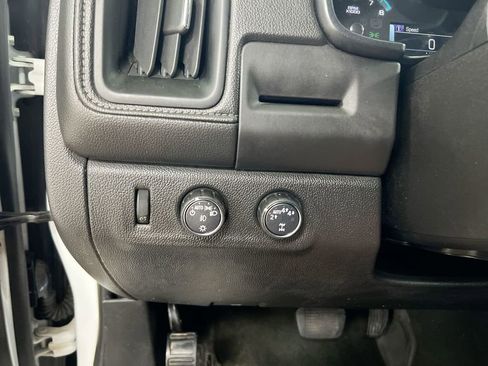 Used 2017 GMC Canyon SLE AWD/4WD image 18