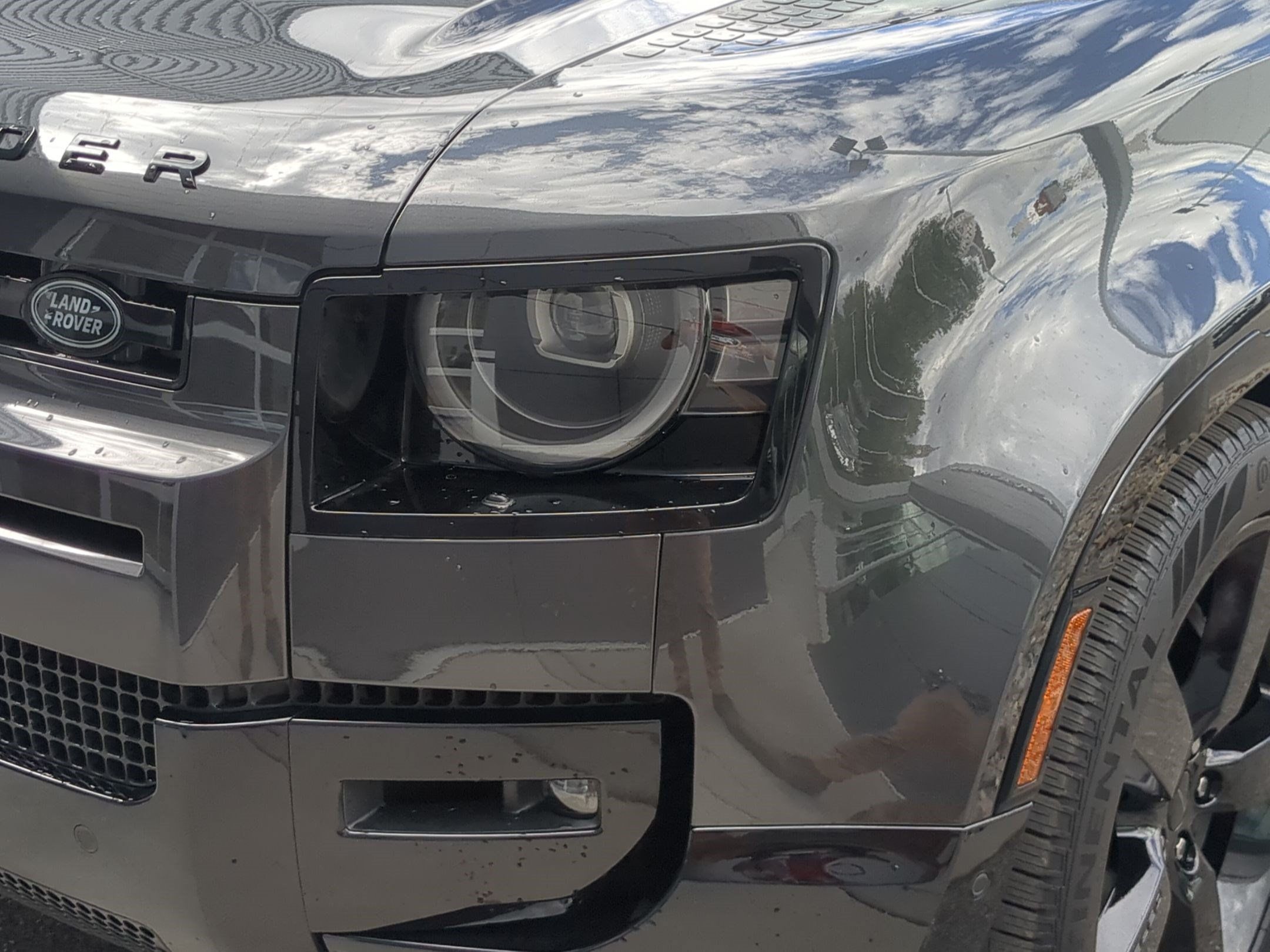 New 2026 Land Rover Defender 110 X-Dynamic SE AWD/4WD image 9