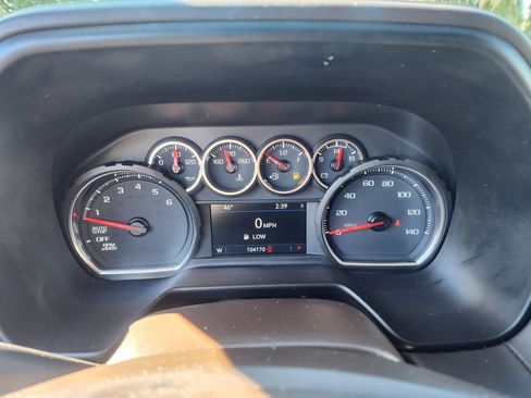 Used 2021 Chevrolet Suburban LS image 30