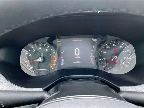 Used 2024 Jeep Compass Latitude w/ Sun and Sound Group image 11