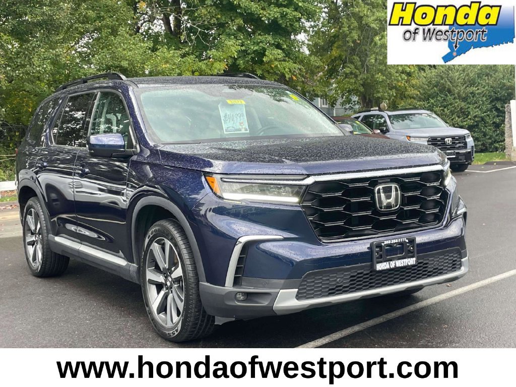 Used 2023 Honda Pilot Touring image 1