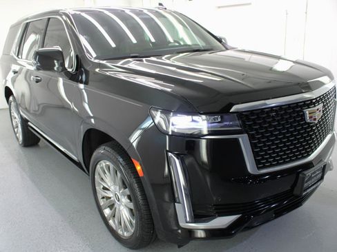 Used 2022 Cadillac Escalade Premium Luxury w/ Performance Package RWD image 12
