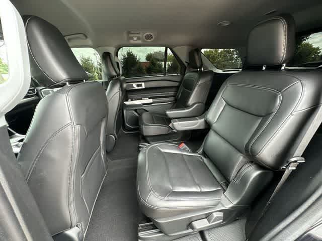 Used 2023 Ford Explorer XLT w/ Equipment Group 202A AWD/4WD image 18