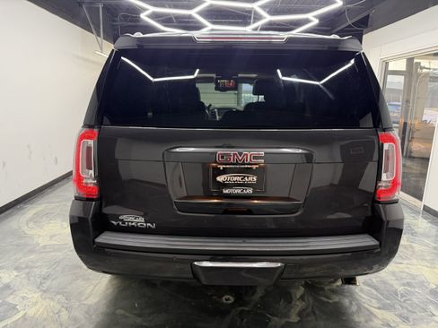 Used 2017 GMC Yukon SLT AWD/4WD image 9