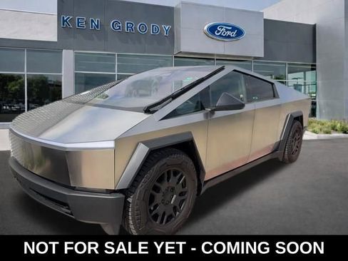 Used 2025 Tesla Cybertruck AWD Crew Cab image 1