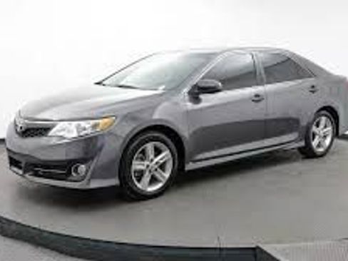 Used 2014 Toyota Camry SE image 33