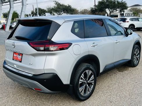 Used 2023 Nissan Rogue SV image 6
