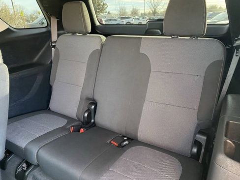 Used 2020 Chevrolet Traverse LT image 12