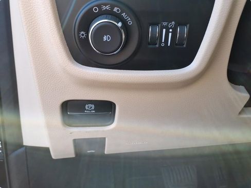 Used 2023 Jeep Grand Cherokee Limited image 17