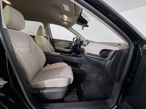 Used 2023 Nissan Rogue SV image 29