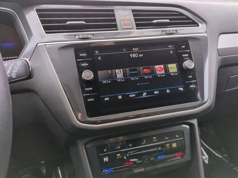 Used 2024 Volkswagen Tiguan SE image 14