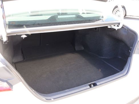 Used 2025 Toyota Camry SE image 15