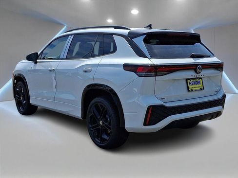New 2026 Volkswagen Tiguan SE R-Line AWD/4WD image 3