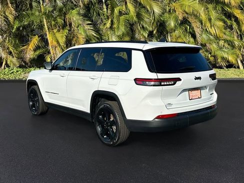 Used 2025 Jeep Grand Cherokee L Limited w/ Black Appearance Package image 7