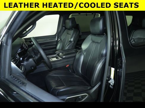 Used 2022 Jeep Wagoneer Series III w/ Premium Group I image 4