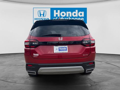 Used 2025 Honda Pilot Elite image 6