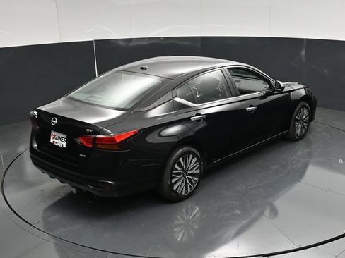 Used 2024 Nissan Altima 2.5 SV AWD/4WD image 37