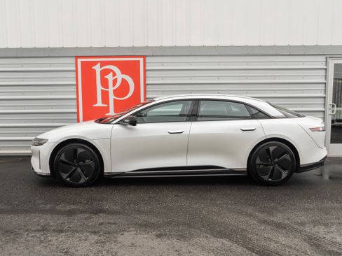 Used 2024 Lucid Air Touring AWD/4WD image 35