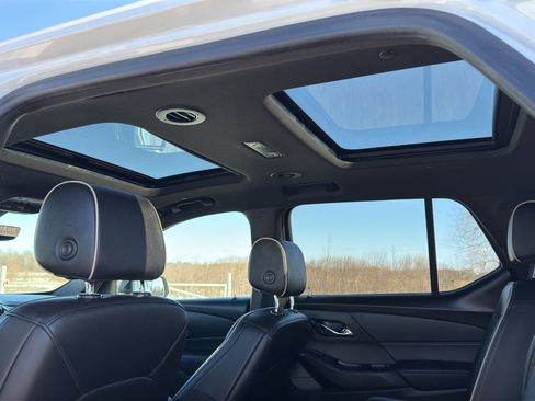 Used 2022 Chevrolet Traverse Premier w/ Redline Edition image 41